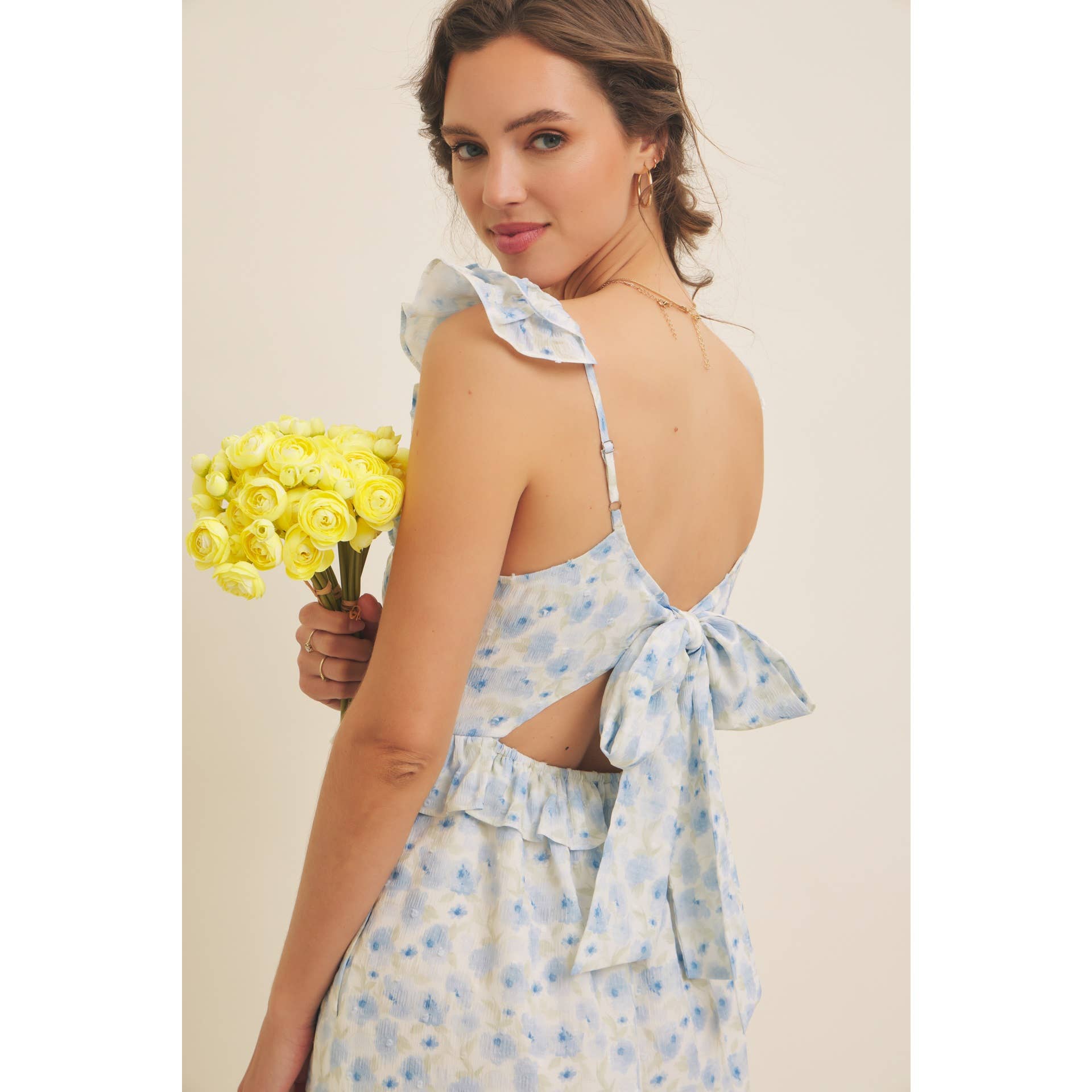 in february – Großhandel Kleid – Damen – ROMANTISCHES FLORALES MIDI-KLEID MIT SCHLITZ, RÜSCHEN UND RÜCKENBINDUNG27