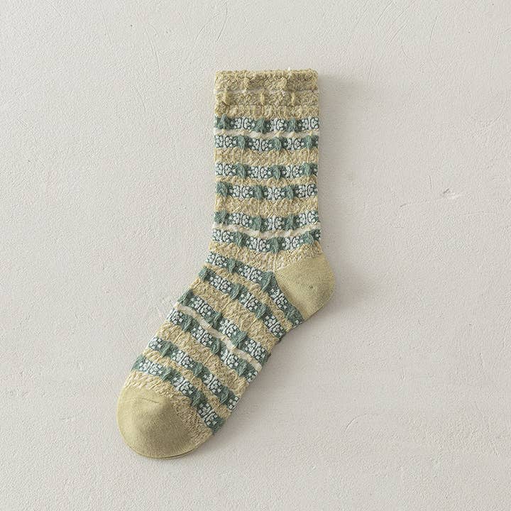 ACCITY - Wholesale Socks - Women's - GREEN FLOWER MID-LENGTH SOCKS FOR WOMEN_CWMS1126