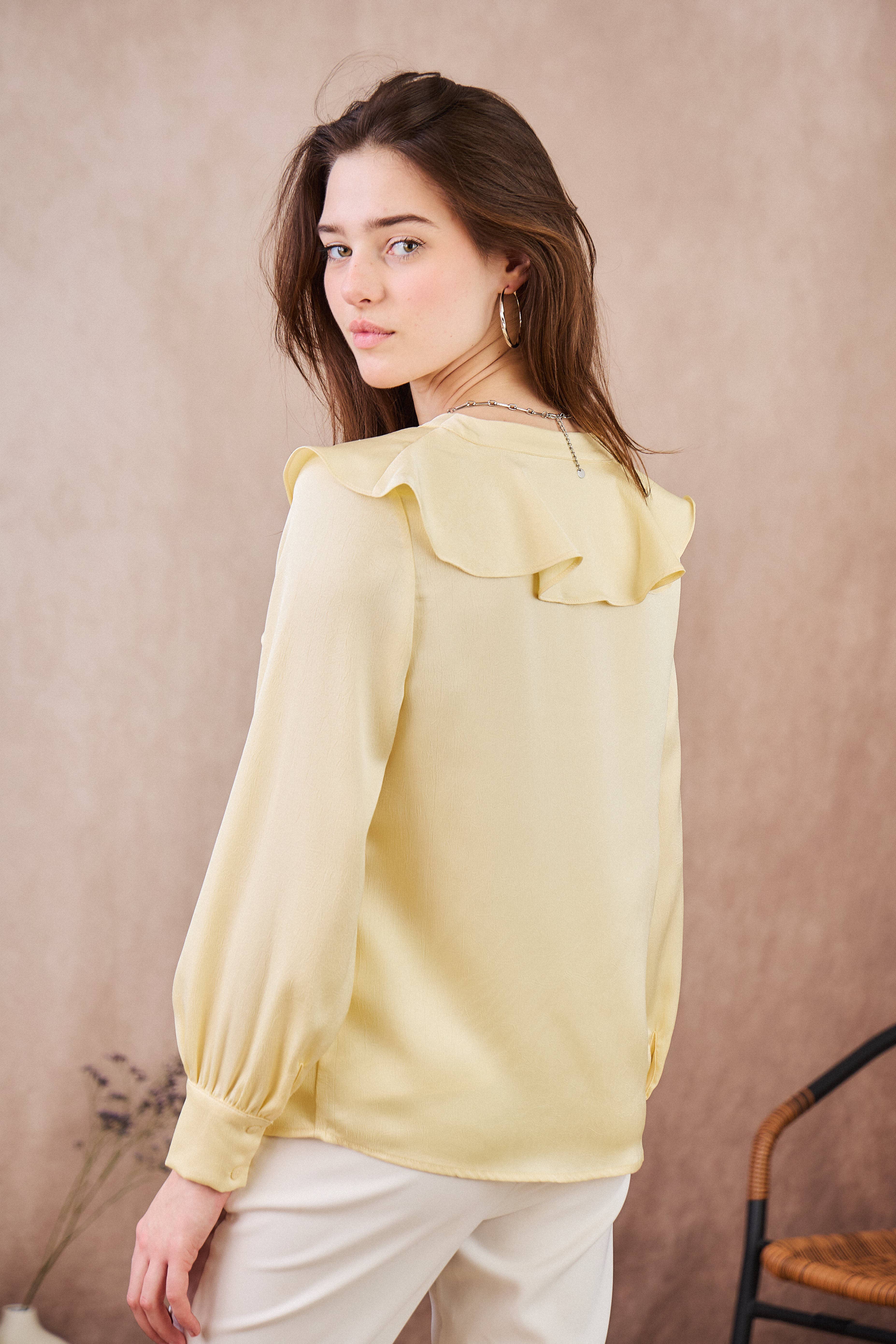 LULUMARY - Wholesale Button Down Shirt - Women's - Ruffled blouse CH35611