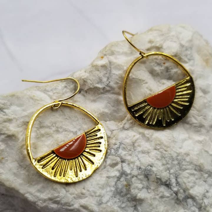 Orecchini raffinati a raggi solari - Oro per la vendita all'ingrosso da parte di The Pretty Jewellery