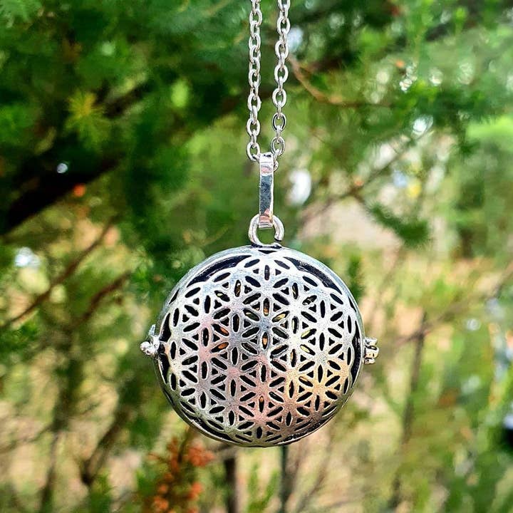 Collier Bola Argent Fleur de Vie / Grossesse / Boule d'Harmonie / Carillons / Cloche / Végan / Ethnique / Bohème / Tribal / Rustique / Hypoallergénique pour la vente par Kaali Boutique