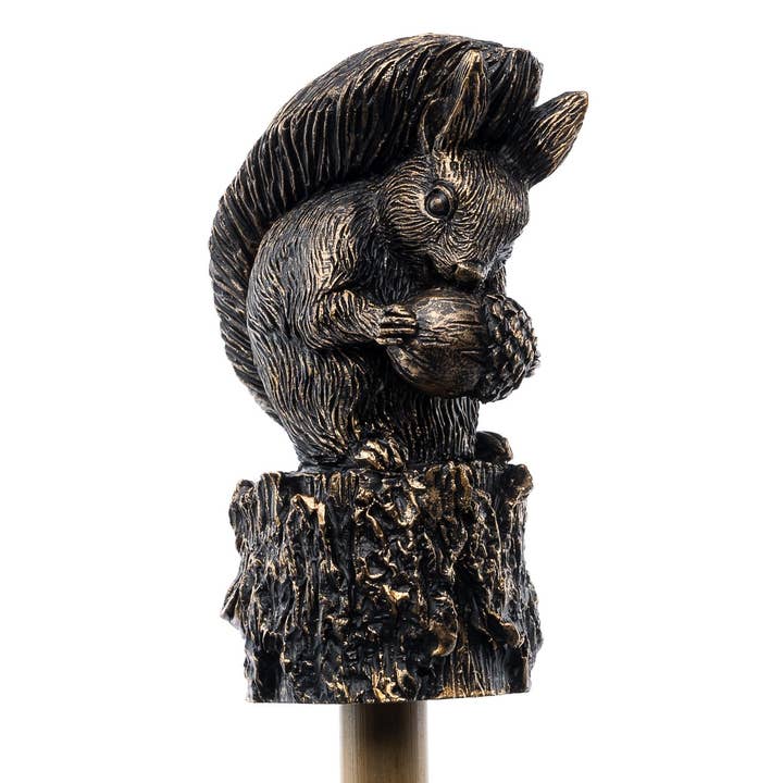 Jardinopia UK - Vente Sculpture - Beatrix Potter Écureuil en forme de canne ou piquet6