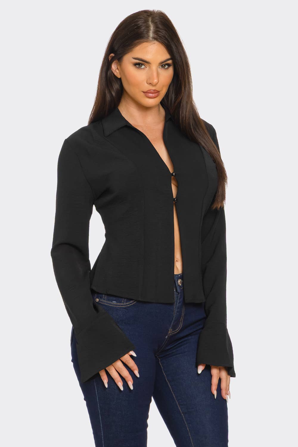 Julia by LoveJ – wholesale Blus - Dam – Framknäppt topp med knytning och öppen rygg11