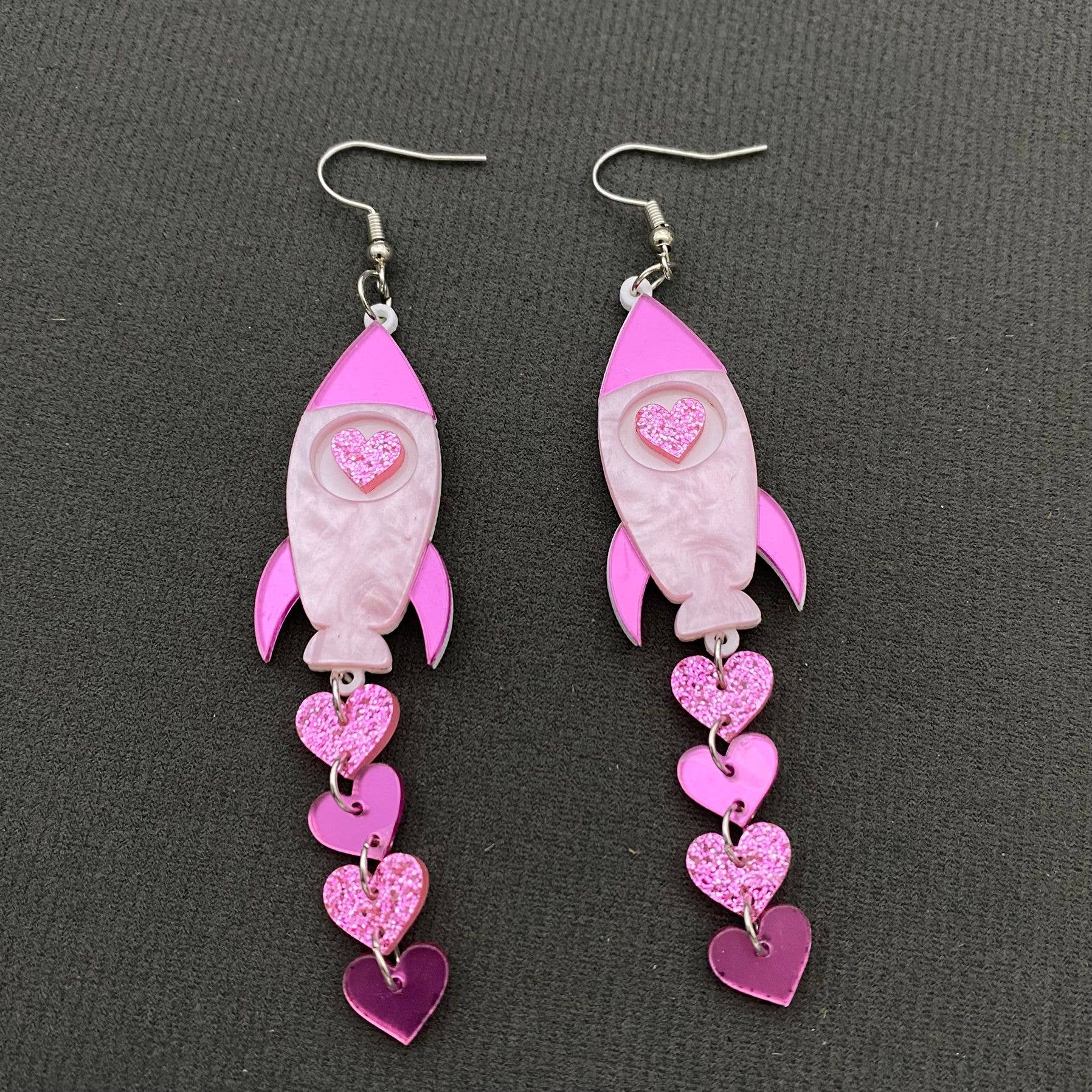 Mio Queena - Wholesale Dangle Earrings - Acrylic Heart Fringe Rocket Dangle Earrings - YK0