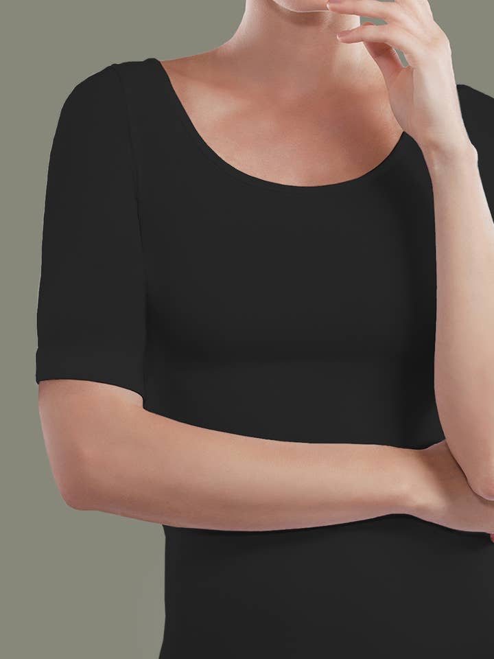 nudebutbetter - Wholesale T-Shirt - Women's - Short sleeve U-neck1