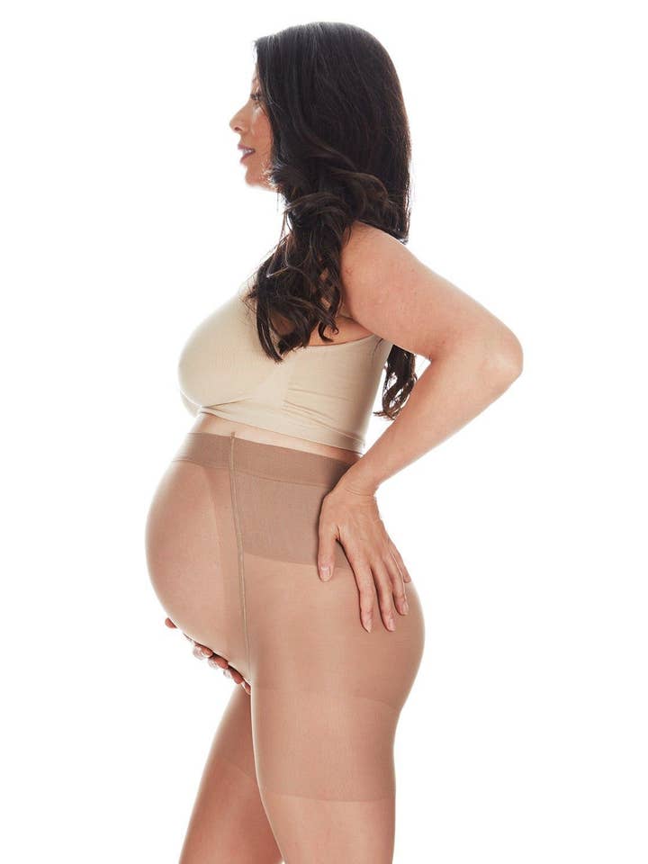 Collant de maternité transparent en satin pour la vente par Infinity Classics International Inc.