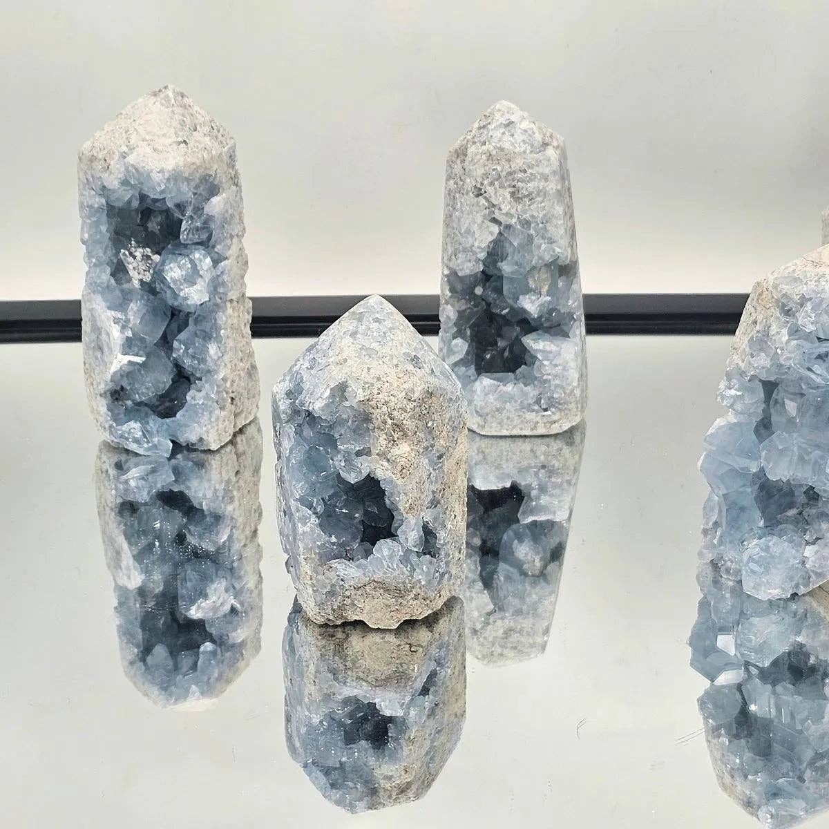 Distinction Crystals – wholesale Spiritual stone/crystal – Celestite Crystal Towers / Prisms 600-700g1
