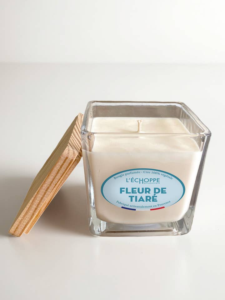 Tiare Flower - Scented Candle 190g for wholesale by L'Échoppe Buissonnière