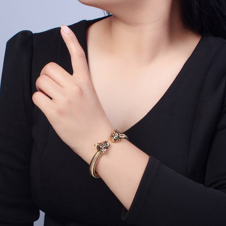 Aim Eternal – Großhandel Armreif – Zierlicher, goldfarbener, silberner Panther-Armreif, stapelbar5