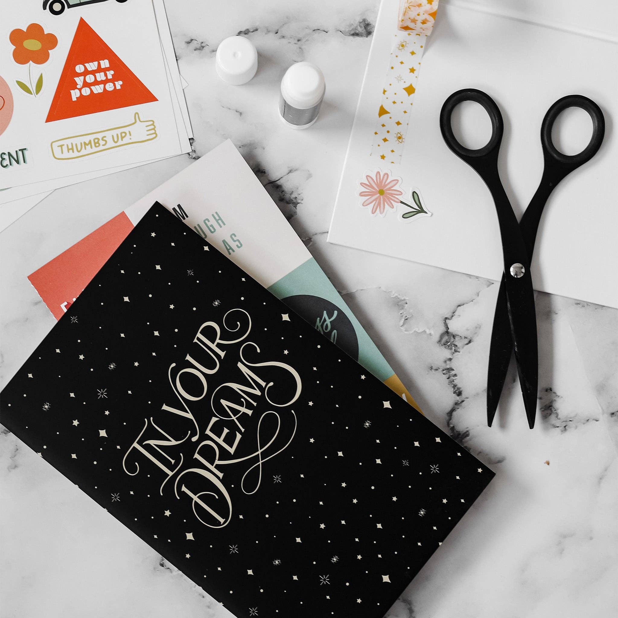 Paige Tate & Co. - Vendita all'ingrosso Kit per lavoretti fai da te - Nei tuoi sogni: Kit per la Vision Board1