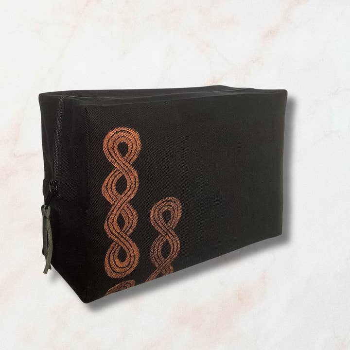 Herrnecessär i canvas med läderhandtag för wholesale av Raina Atelier