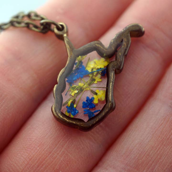 The Pretty Pickle - Wholesale Pendant/Charm Necklace - Small West Virginia Botanical Necklace4