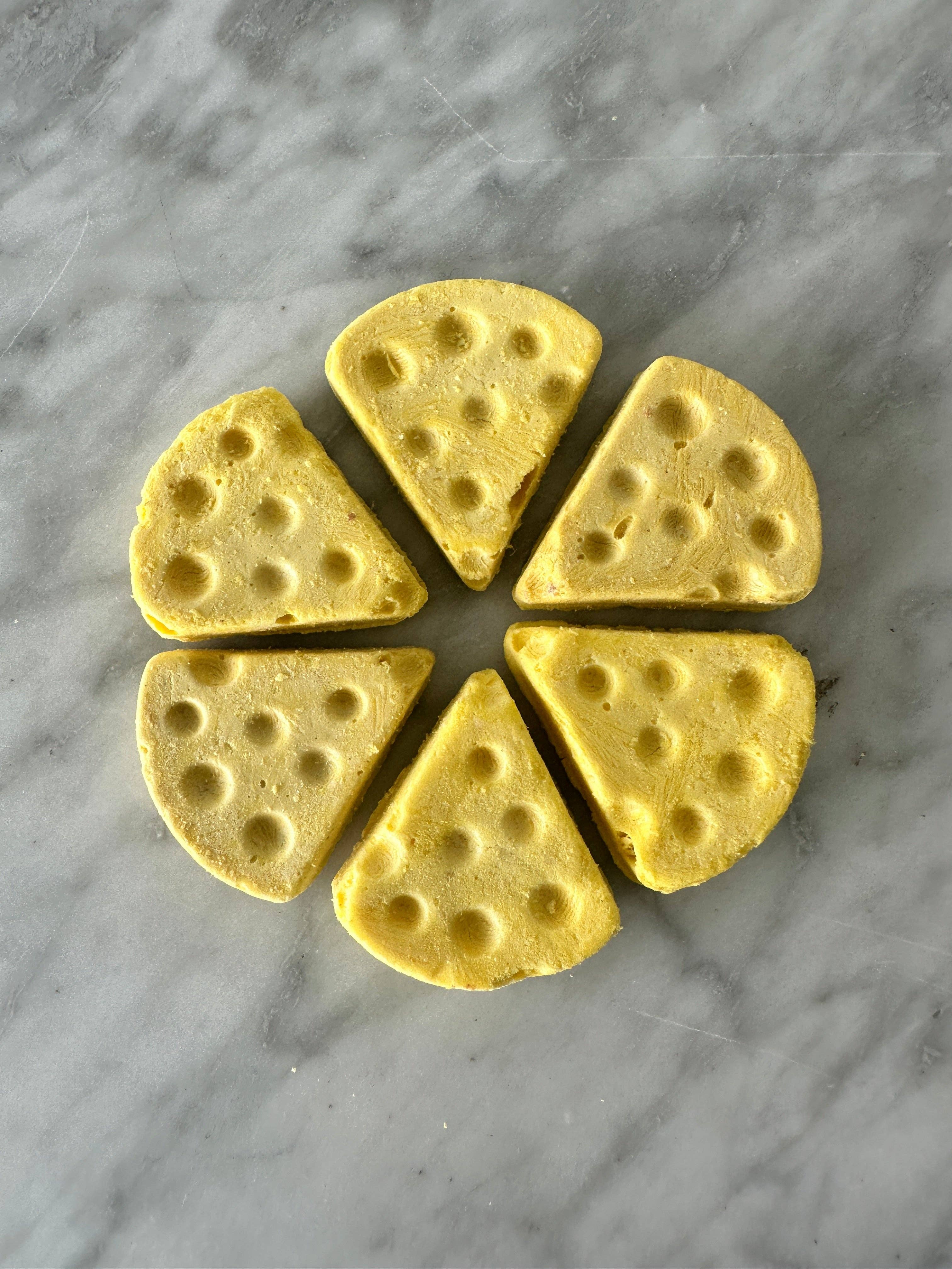 Paw Paw Patisserie™️ | Treats That Love Your Dog Back💞 - Wholesale Pet Treats - Dog - Freeze Dried Chicken & Cheddar Slices2