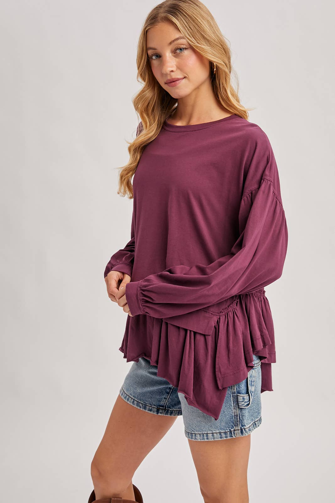 Bluivy – Großhandel Strickoberteil – Damen – ÜBERGROßES STRICKOBERTEIL MIT GERÜSCHTEM PEPLUM-SAUM15