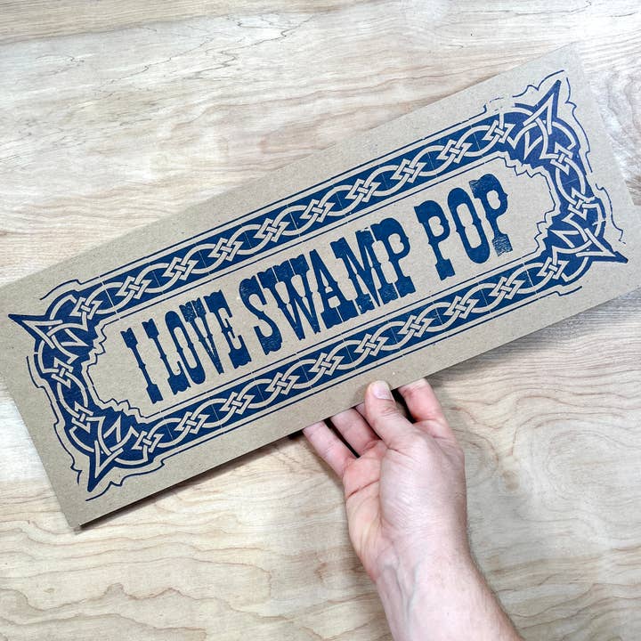 Panneau typographique cajun I Love Swamp Pop Louisiana pour la vente par Pioneer House (formerly Yee-Haw)