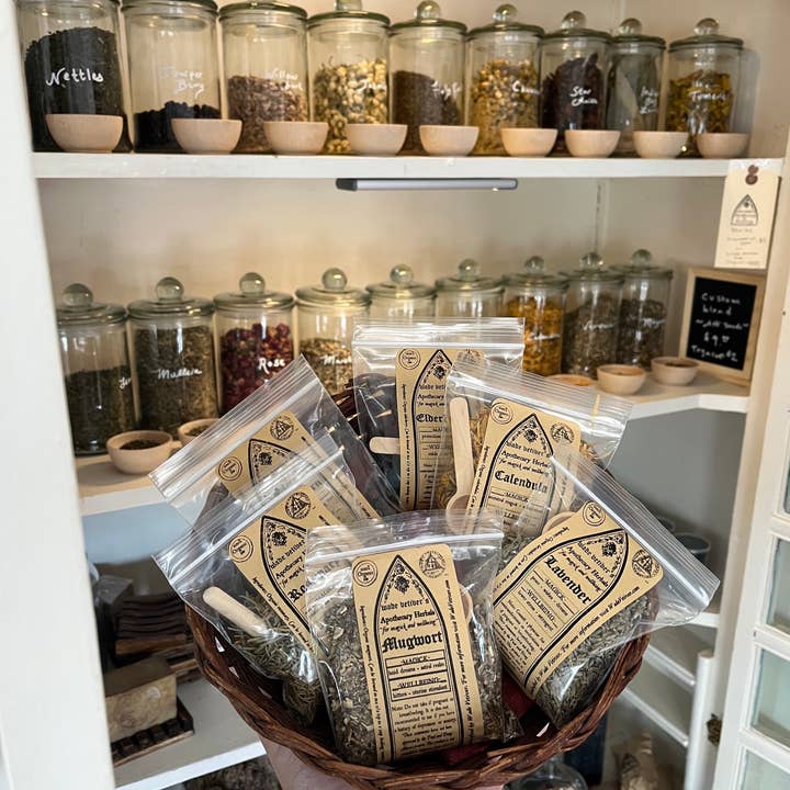 Solidago Herbals by Wade Vetiver - Wholesale Herbs - Herbs with spoon (in pouch labeled)