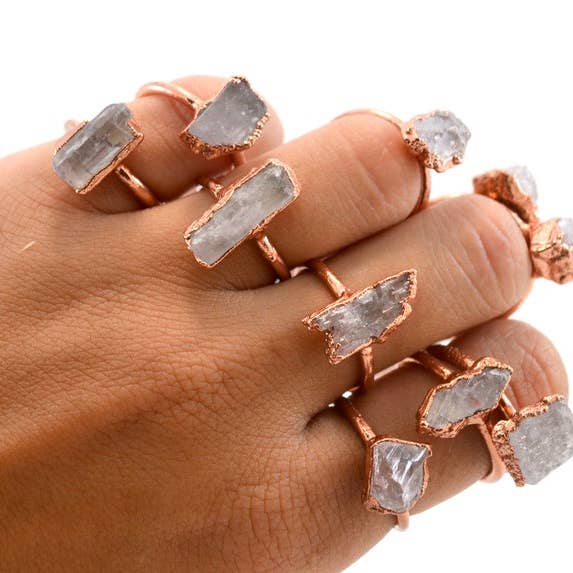 Daddy Daughter Jewelry – Großhandel Cocktail-/Statement-Ring – Roher Danburit-Ring | Roher Edelstein-Ring | Danburit Schmuck9