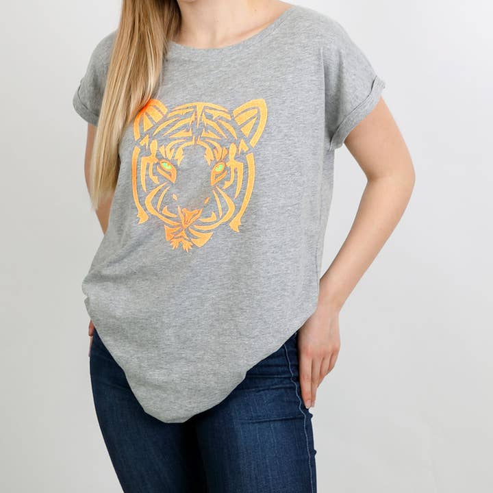 T-shirt Tiger Face pour la vente par Lovethelinks Ltd