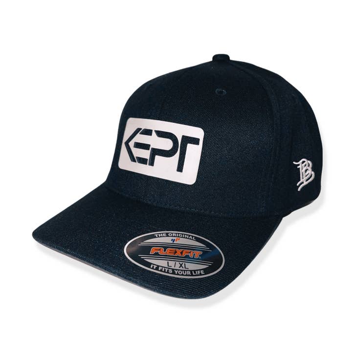 HOLDT buet FlexFit for engroshandel hos Kept Clothing Brand