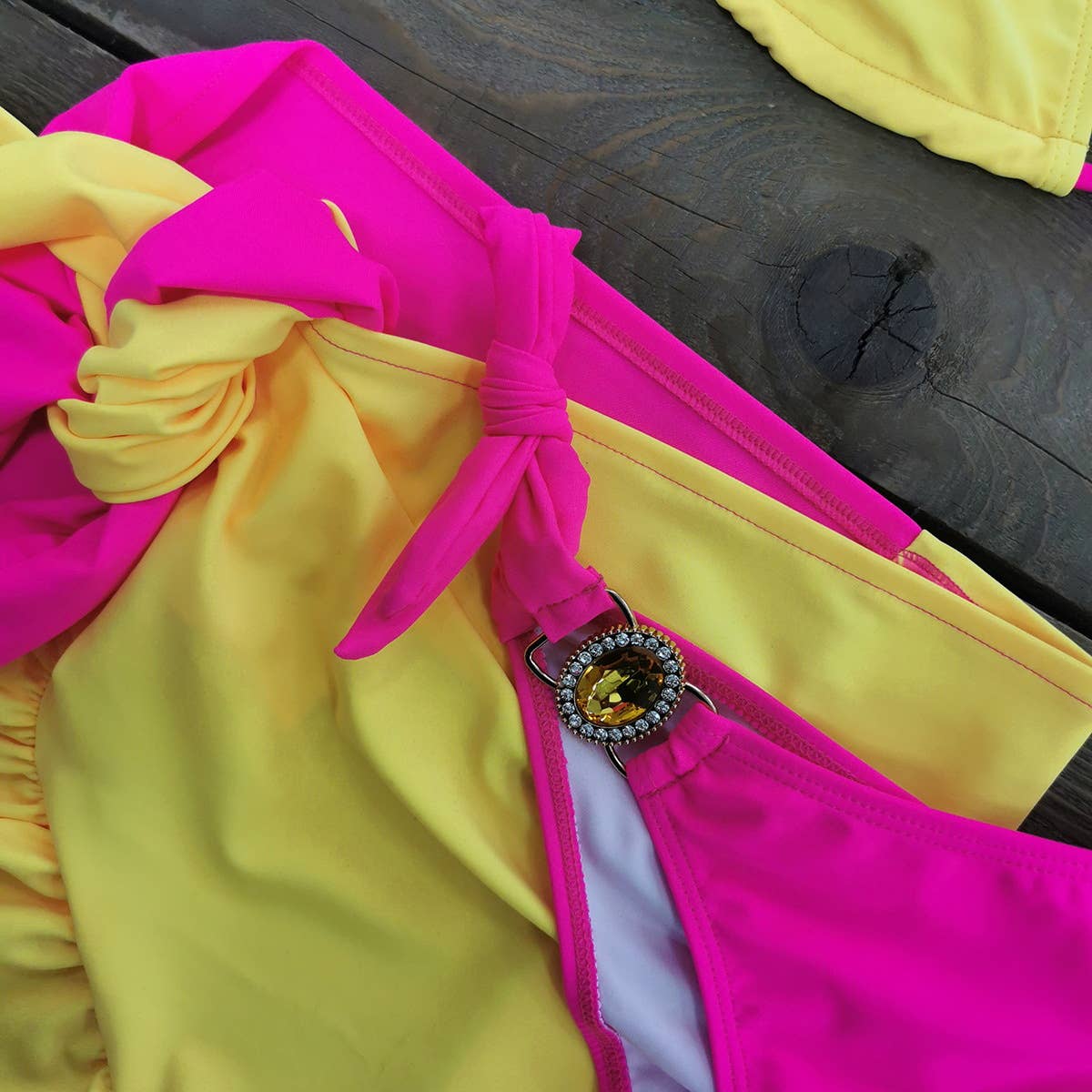 Tourtiwi – wholesale Two-piece swimsuit – Women’s – Solid color splicing bikini skirt three-piece set20