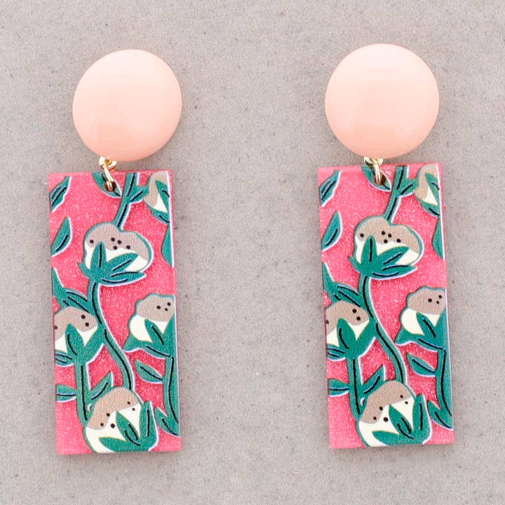 Orecchini in resina stampata con motivo floreale per la vendita all'ingrosso da parte di Sonata