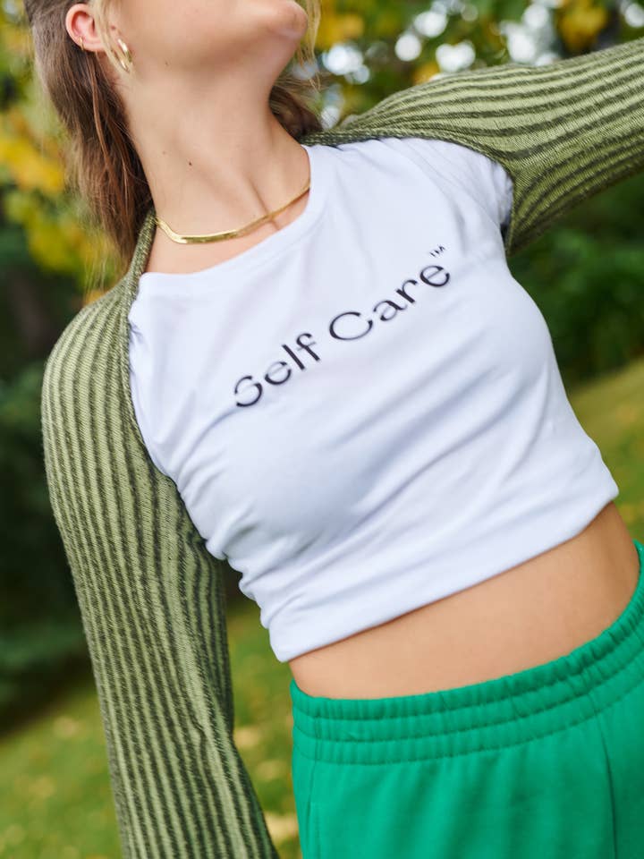 La maglietta più piccola per la vendita all'ingrosso da parte di Self Care Originals