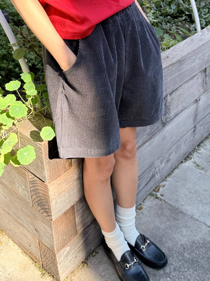 Soft Corduroy City Shorts (2S-2M-1L-1XL) for wholesale by Le Bon Shoppe