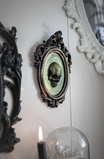 Costurero Real - Wholesale Wall Accent - Skull Frame wall art Gothic Halloween Home Decor Gold Green7
