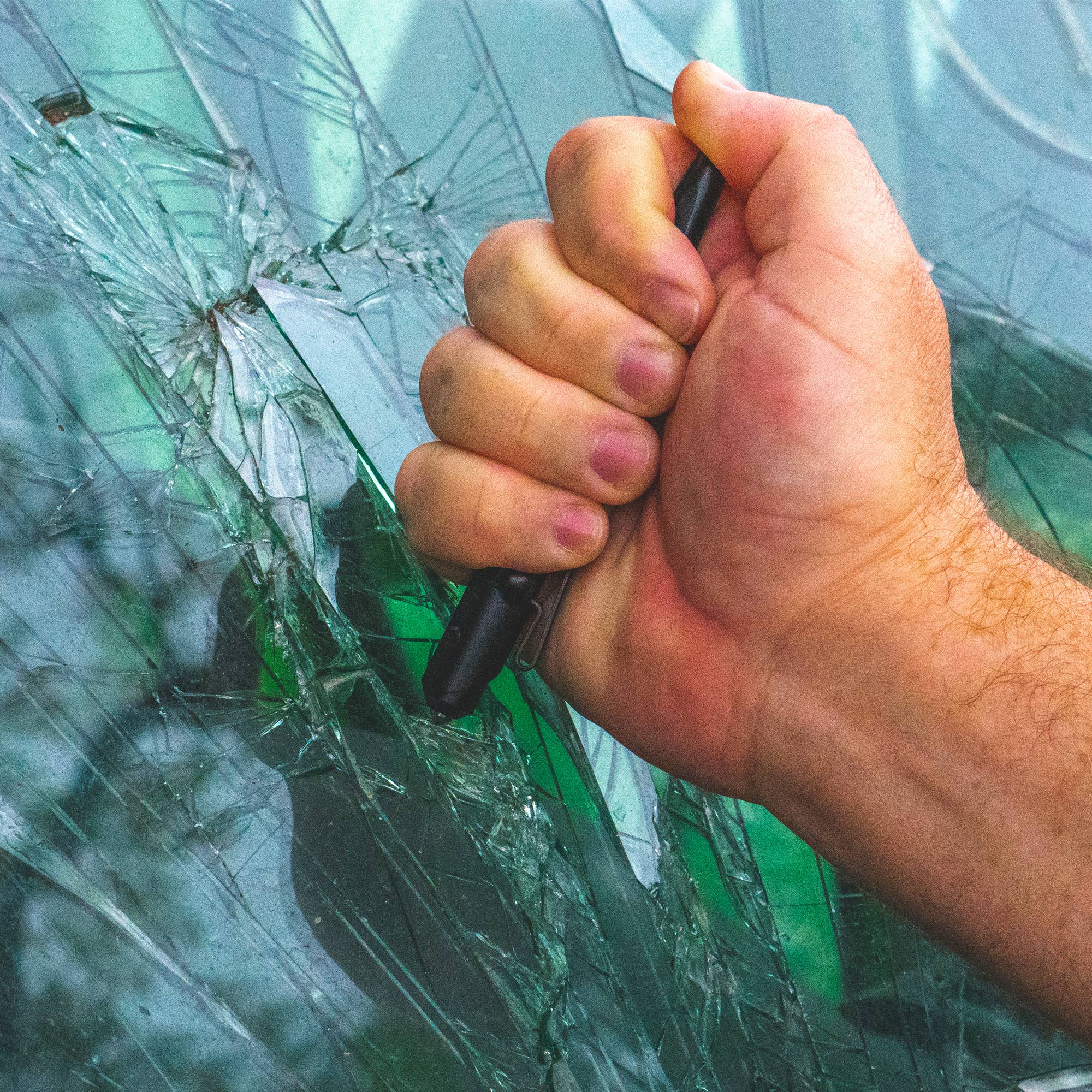 CurateNYC - Wholesale Pen - SKRAWL Tactical Pen with Pressurized Ink & Window Breaker4