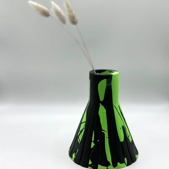 Vase - Graffiti - Schwarz & Grün für den Großhandel von Made By Robyn
