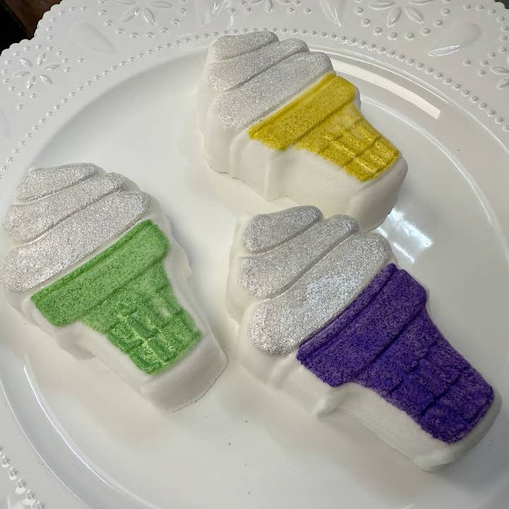 Poppy & Thyme - Wholesale Bath Bomb/Fizz - Soft Serve Ice Cream Bath Bomb