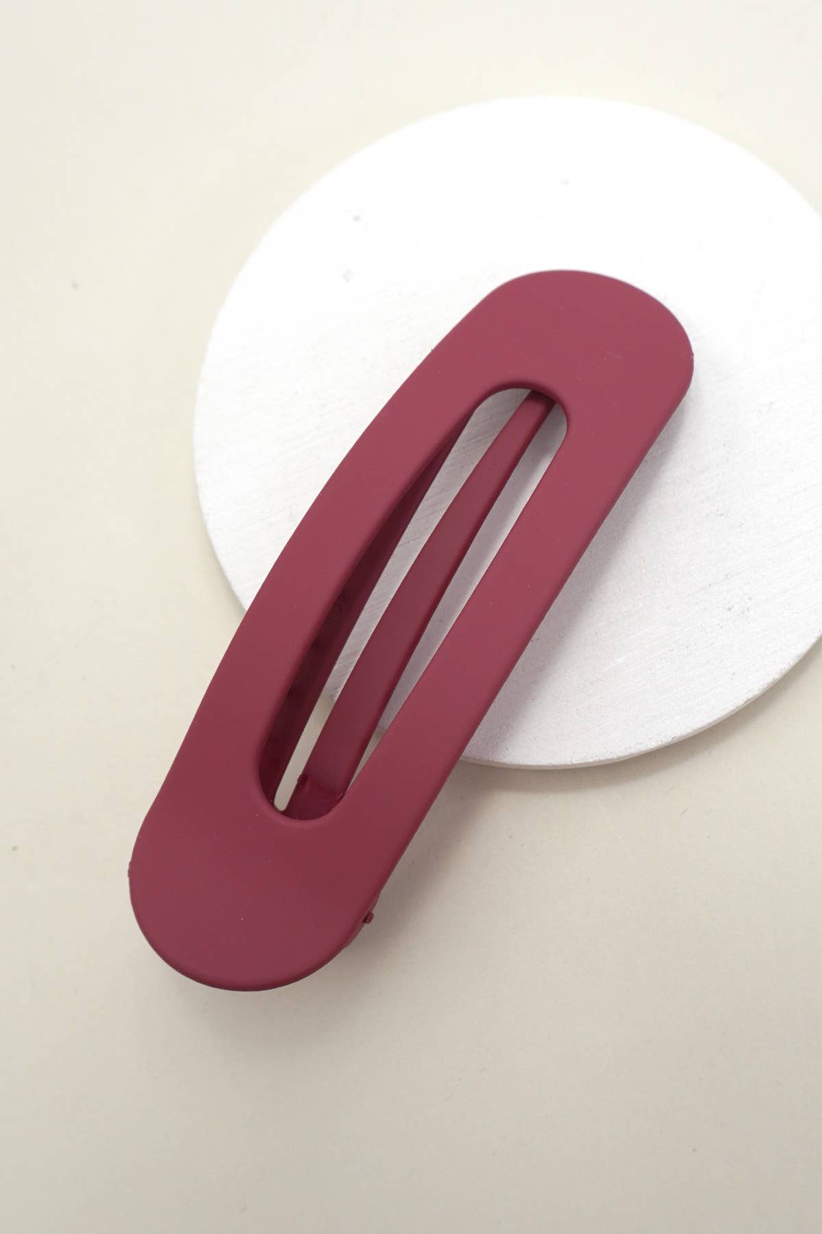 JOSSLYN by wall to wall - Wholesale Hair Clip - Women's - LARGE OVAL LAY DOWN FLAT HAIR CLAW CLIPS | 40H9161