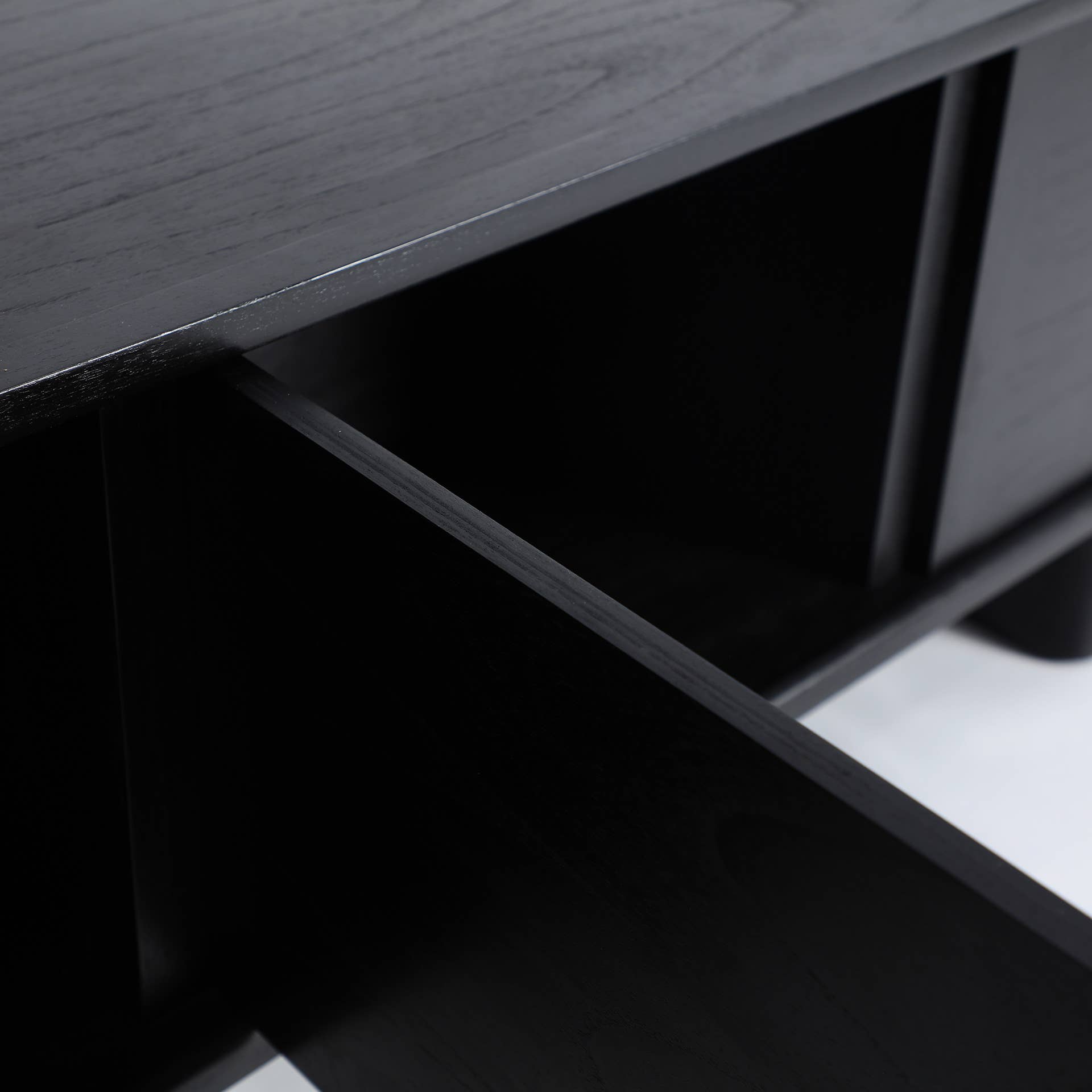 Kodu Home Design - Wholesale Console Table - Black mindi wood TV cabinet measuring 180x40x61cm3