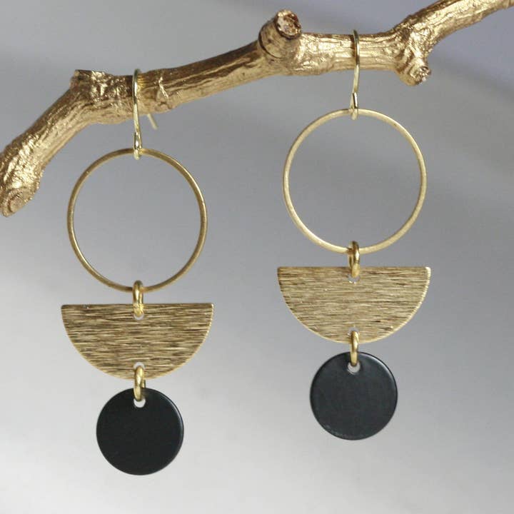 Brincos Black Statement | Latão por atacado de Kaiko Studio