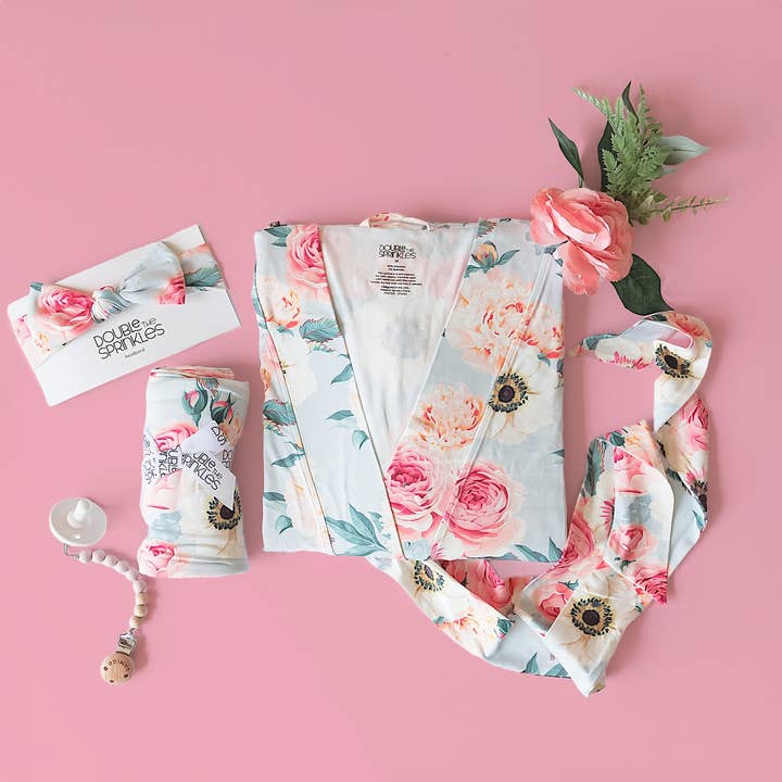 Set accappatoio e fascia Faith per la vendita all'ingrosso da parte di Double the Sprinkles