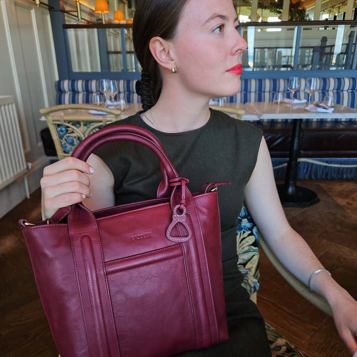 SADDLER – wholesale Top handle bag – women's – "Patricia" Leather Handbag for Women by Saddler – Stylish, Versatile & Practical Design17