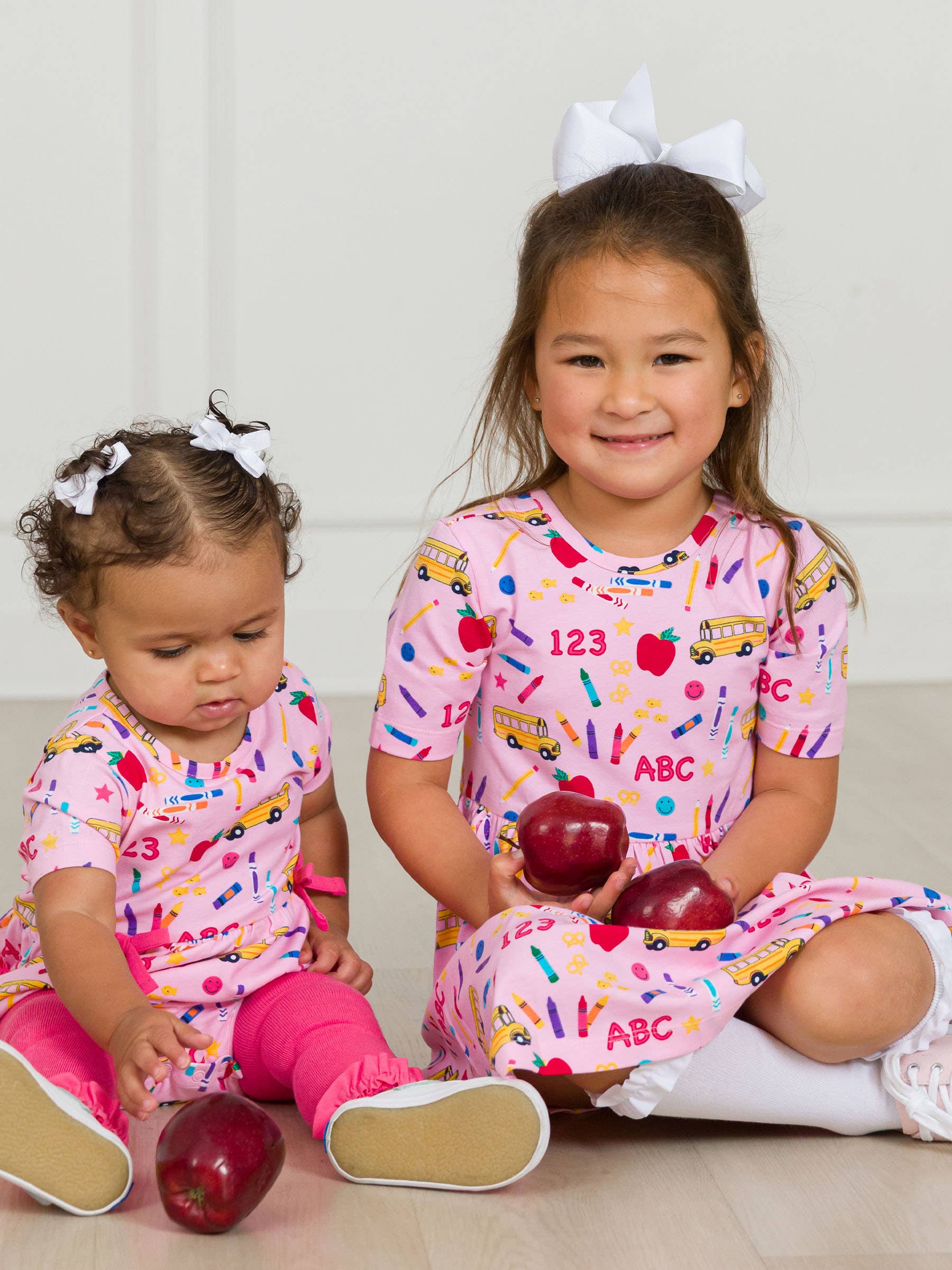 Lyserød Pigers lyserøde skolehus kortærmet strikket snurrekjole for engroshandel på Faire4