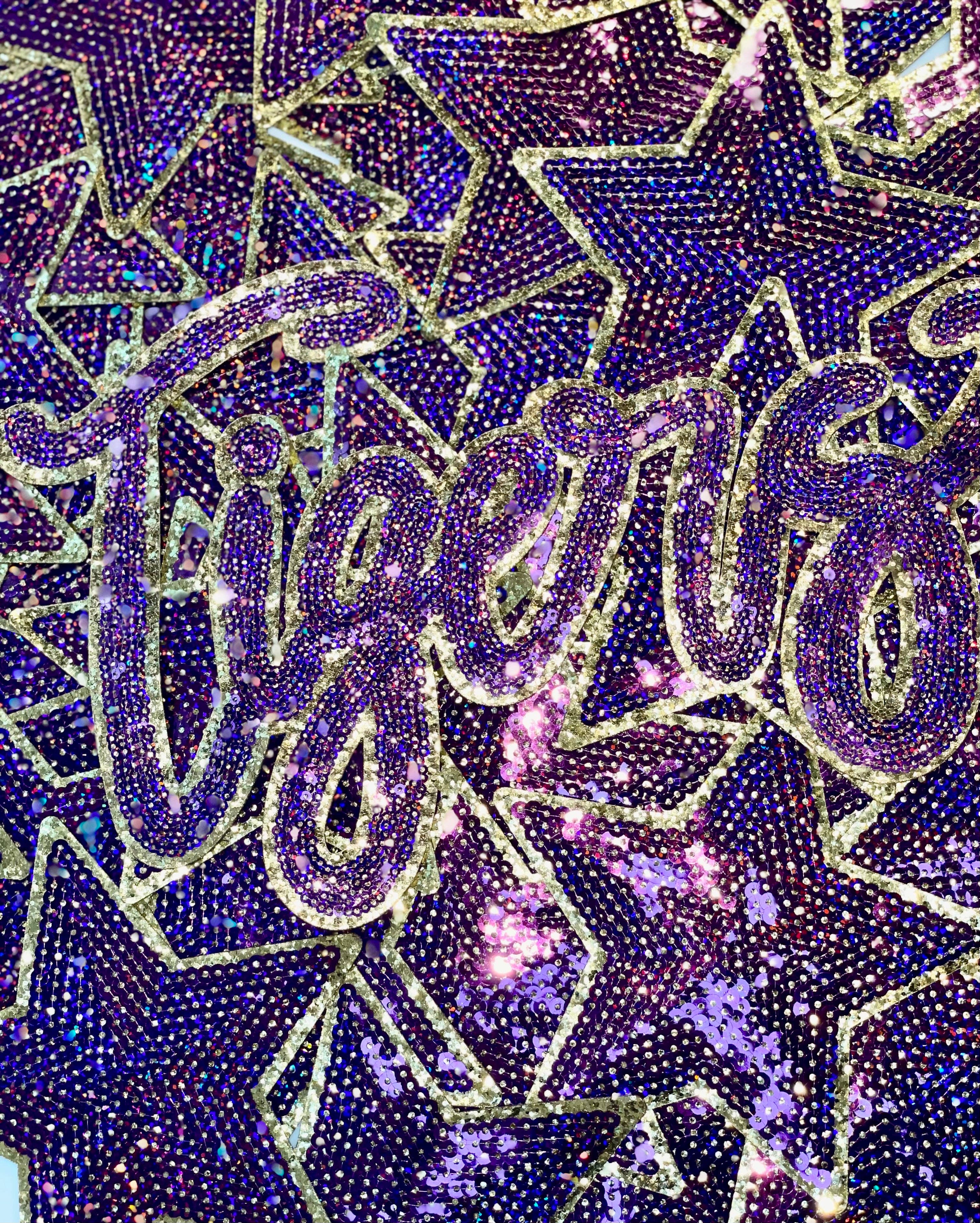 sequinandstiches – Großhandel Aufnäher – Tigers Purple Game Day Pailletten-Patch, Pailletten-Stern-Aufnäher, DIY-Aufnäher, Aufnäher zum Aufbügeln, goldene Glitzer-Rückseite9