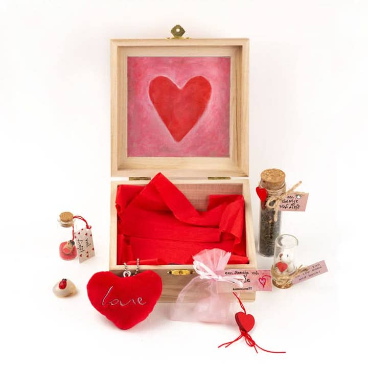 Gift Package Love for wholesale by Sidedish Cards