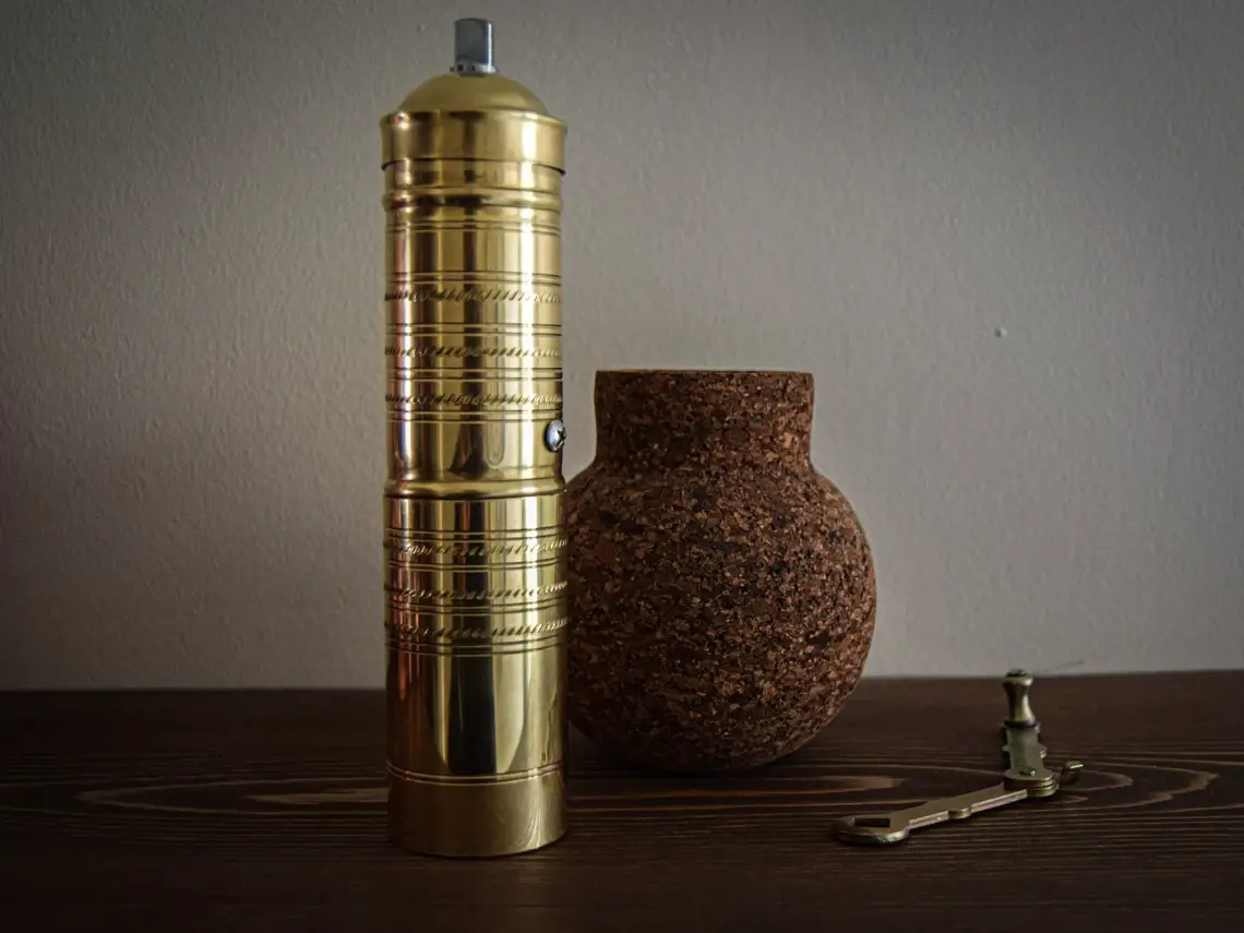Cherchiee - Wholesale Pepper Mill - Hand Forged Brass Coffee Grinder Pepper Mill1