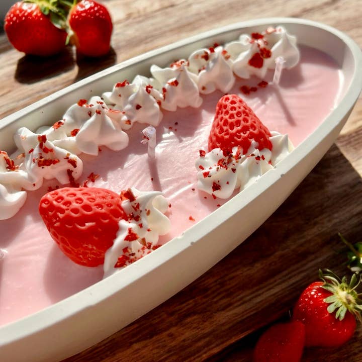 ATENEA CANDLE CREAM & STRAWBERRY for wholesale by Naturaldreams8