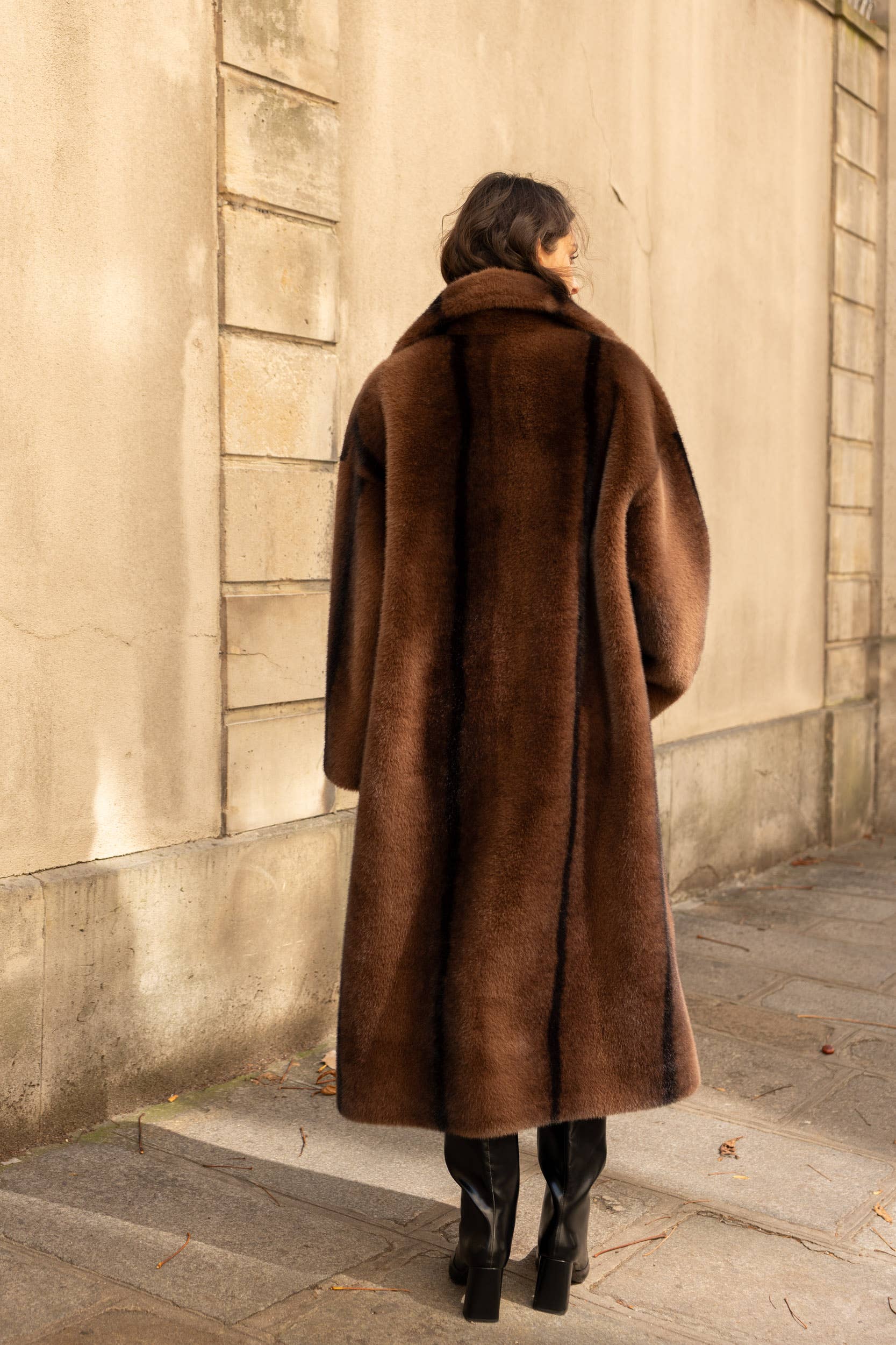 Attentif Paris - Wholesale Fur/Faux Fur Coat - Women's - Long synthetic fur coat with lapel collar62