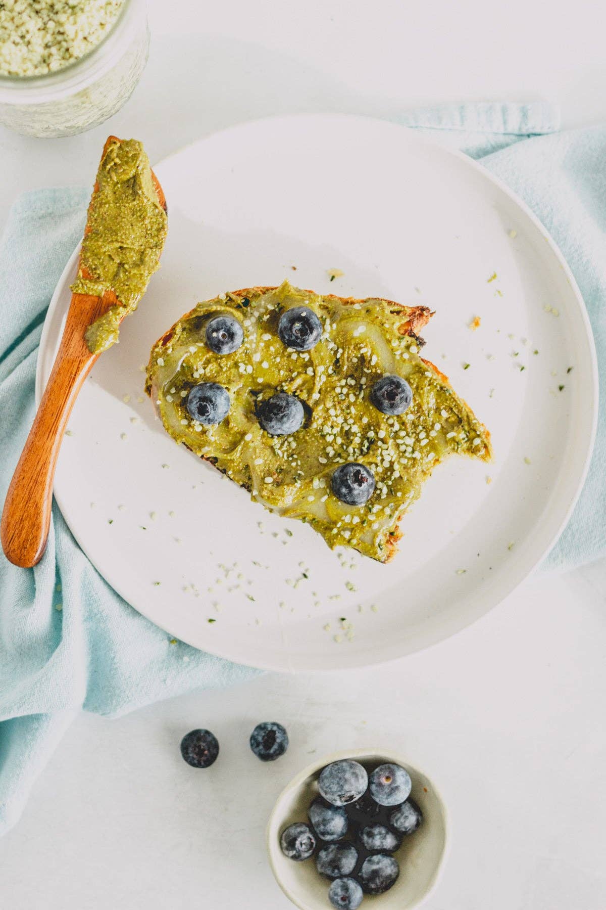 nomz - Wholesale Nut Butter - organic pistachio nut butter5