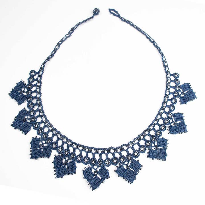 Collana in seta «Diamond Parade» per la vendita all'ingrosso da parte di Silk Wool and Bijoux