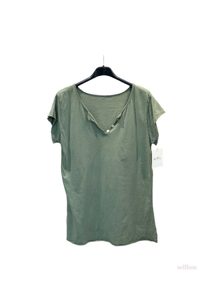 MOONSUN - Wholesale T-Shirt - Women's - 3 button Tunisian collar plain t-shirt