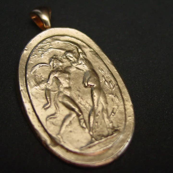 Daphne og Apollo Cameo vedhæng for engroshandel hos Vis a Vis Jewelry