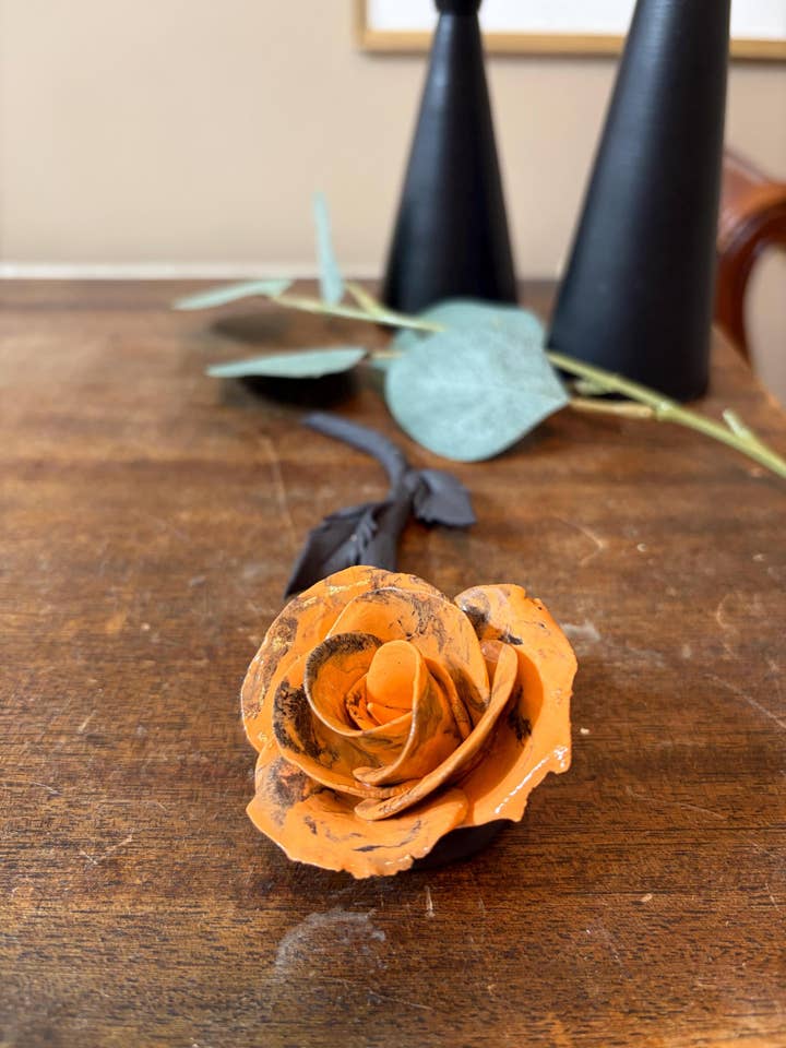 Porseleinen Eeuwige Roos voor wholesale door Cori Ceramics & Art LLC