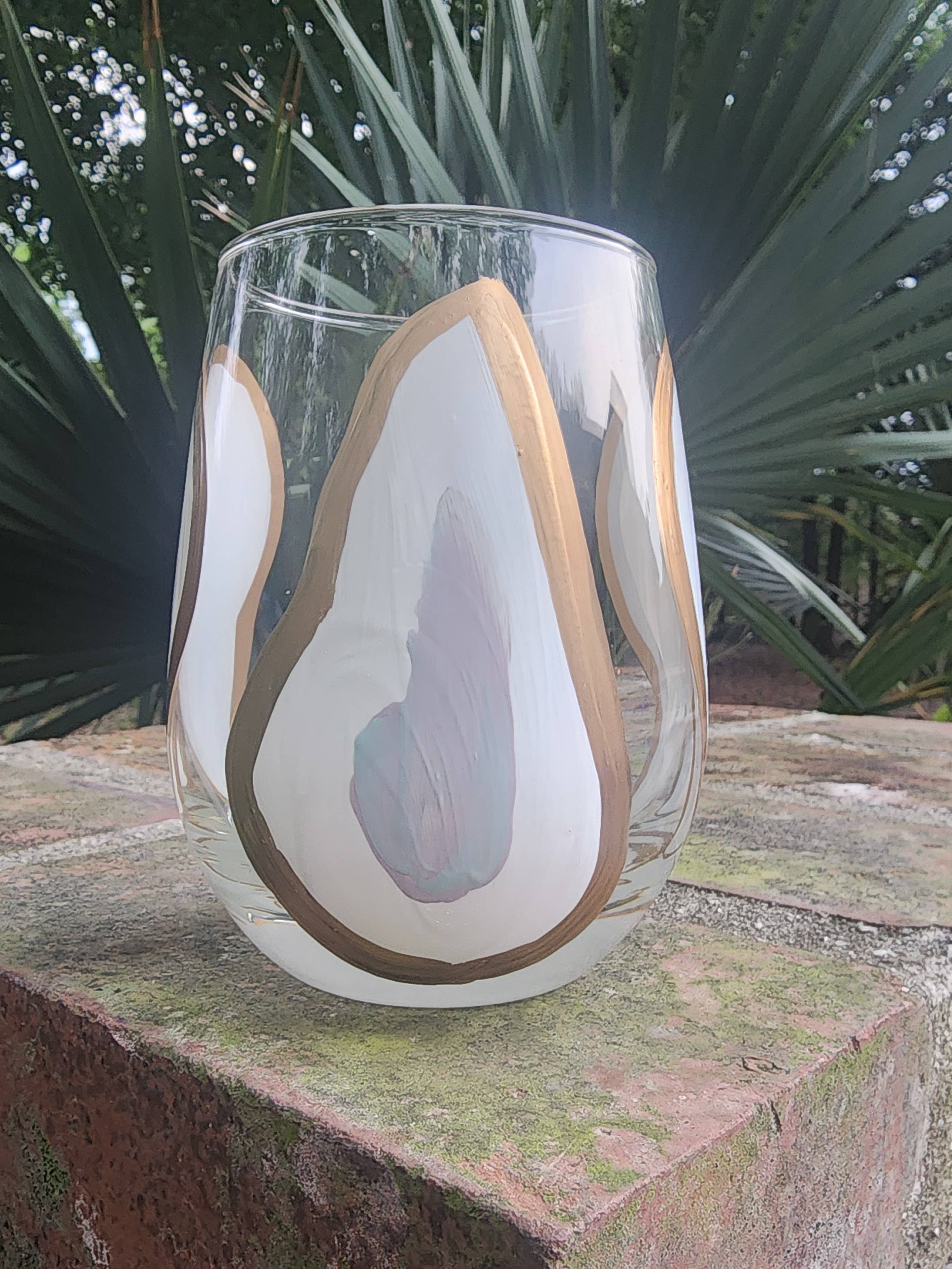 Sugarcane Home – wholesale Wine glass – Stemless Oyster Confetti Glasses2