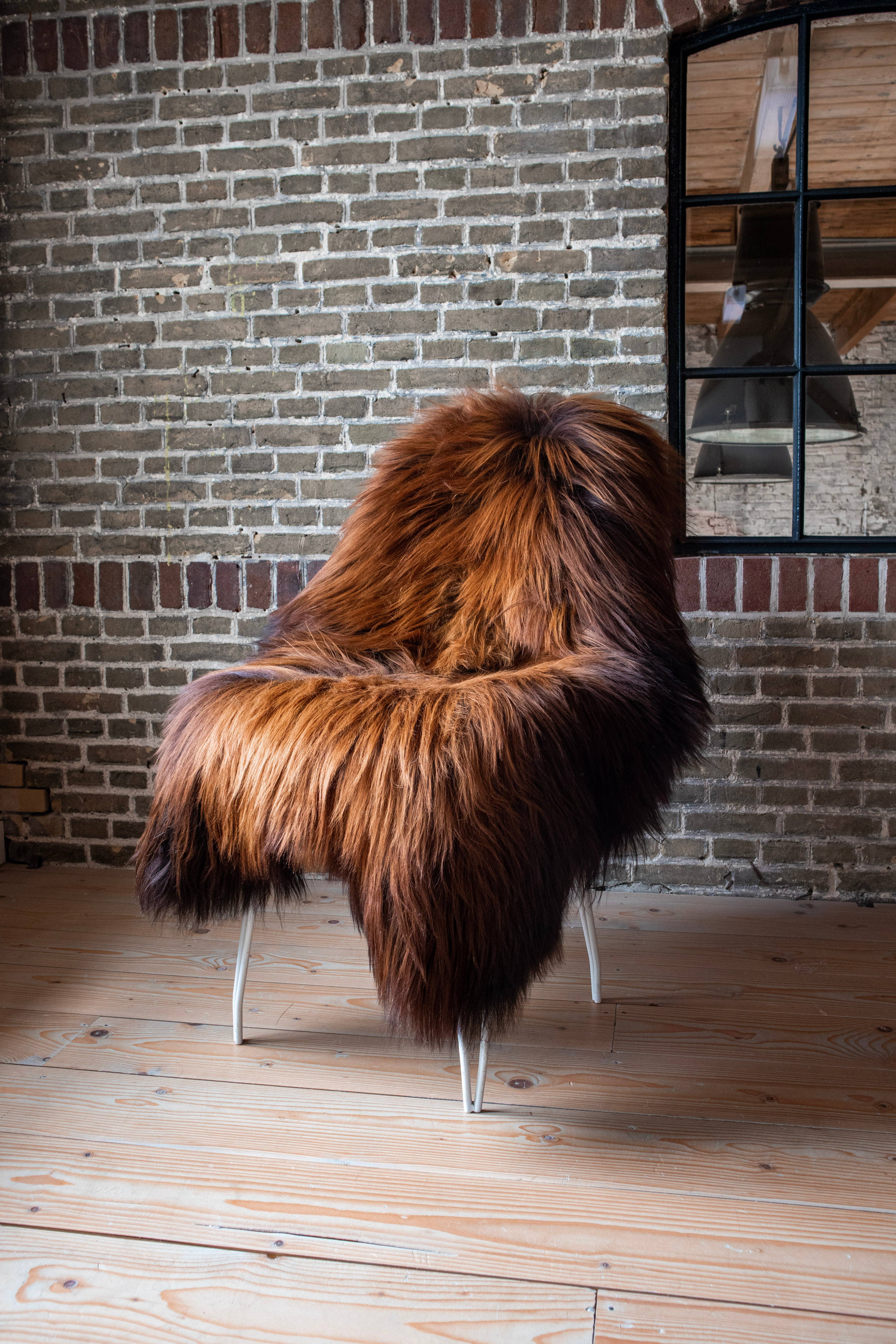 Van Buren - Wholesale Chair - Icelandic sheepskin flamed brown1