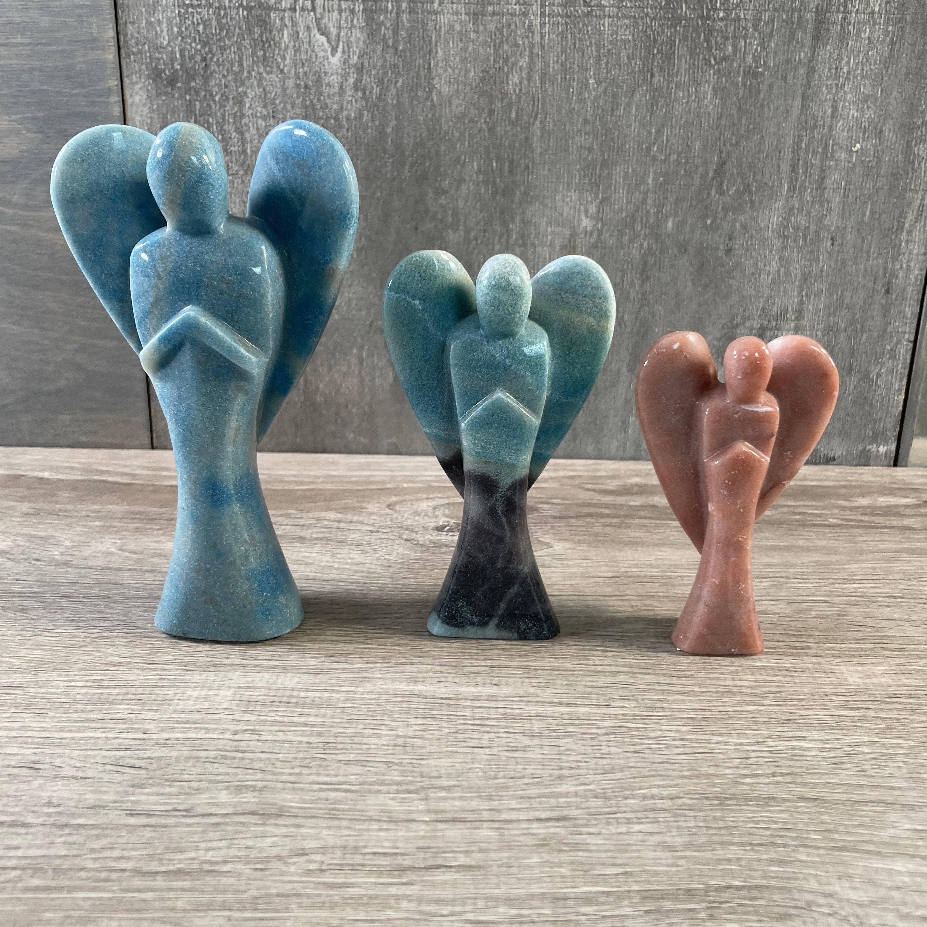 Keystone Crystals - Vente Pierre et cristal de spiritualité - Lot de 3 grandes figurines d'anges en pierres précieuses sculptées0